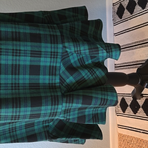 DRAPER JAMES Ruffled Hem Skirt Blackwatch Plaid in Ever Green Tartan Sz 8 Xmas - Picture 5 of 8